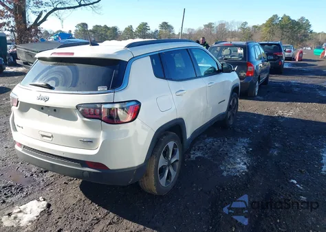 2018 Jeep Compass Latitude 4X4 z USA, uszkodzony, nr VIN 3C4NJDBB2JT238574